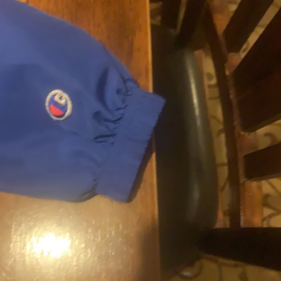 Champion wind breaker - Picture 3 of 5